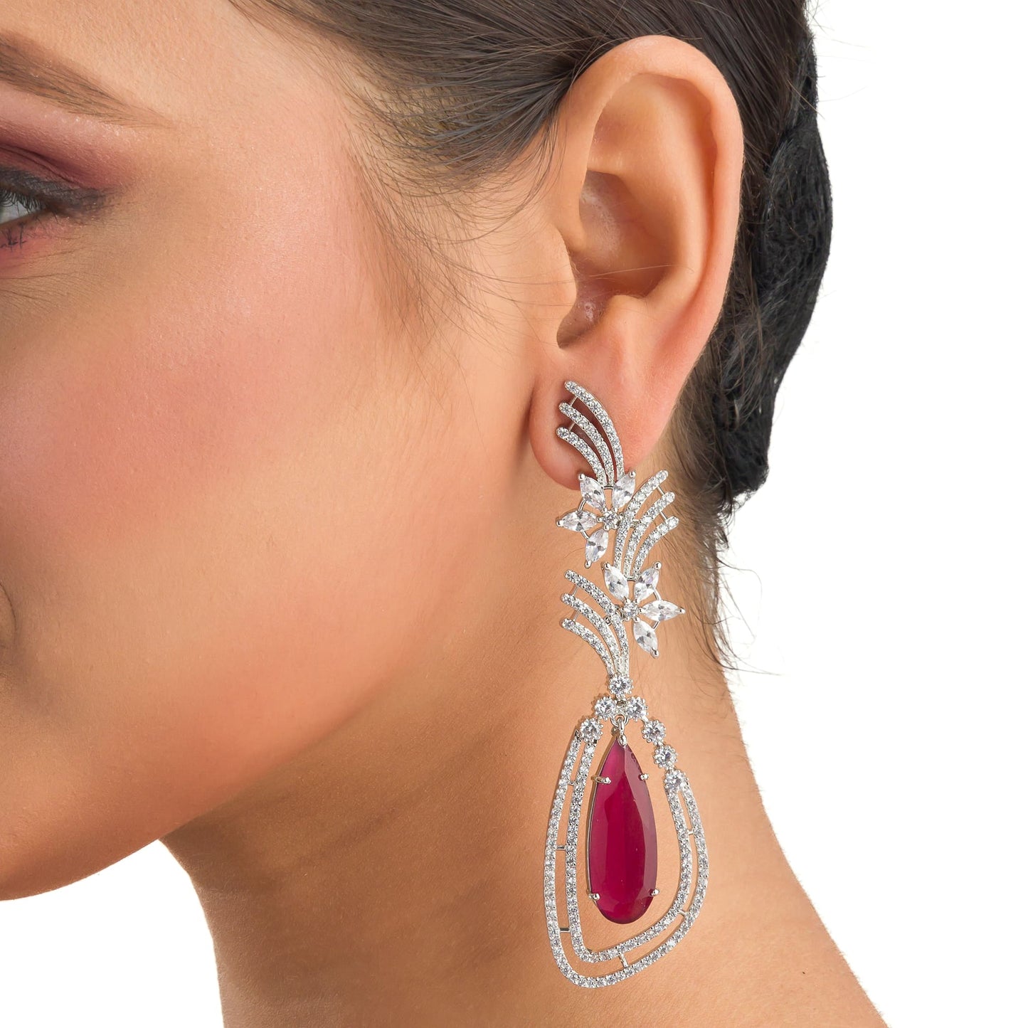 MARRON COLORED ZIRCON OFFERS A FRESH, DELICATE SPARKLE WITH A HINT OF SERENE ELEGANCE."