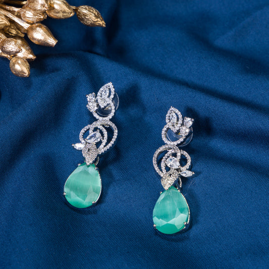 LIGHT GREEN ZIRCON EARRINGS OFFERS A FRESH, DELICATE SPARKLE WITH A HINT OF SERENE ELEGANCE