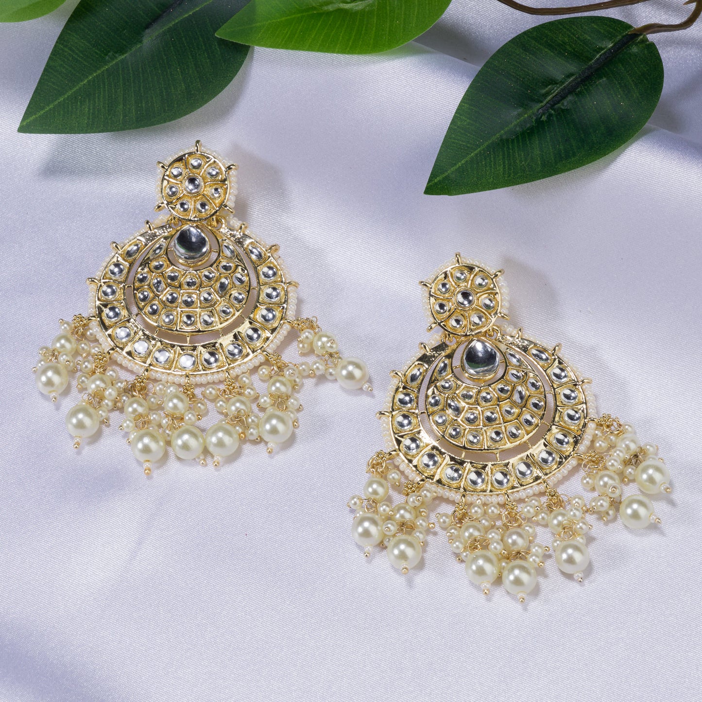 CHANDWALI KUNDAN EARRINGS MAKE A BOLD, REGAL STATEMENT WITH THEIR INTRICATE DESIGN