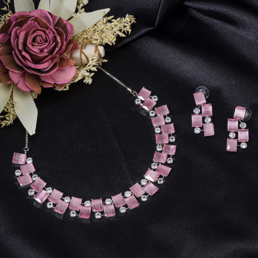 THE PINK ZIRCON HEAVY NECKLACE BOASTS STRIKING BRILLIANCE AND BOLD ELEGANCE.