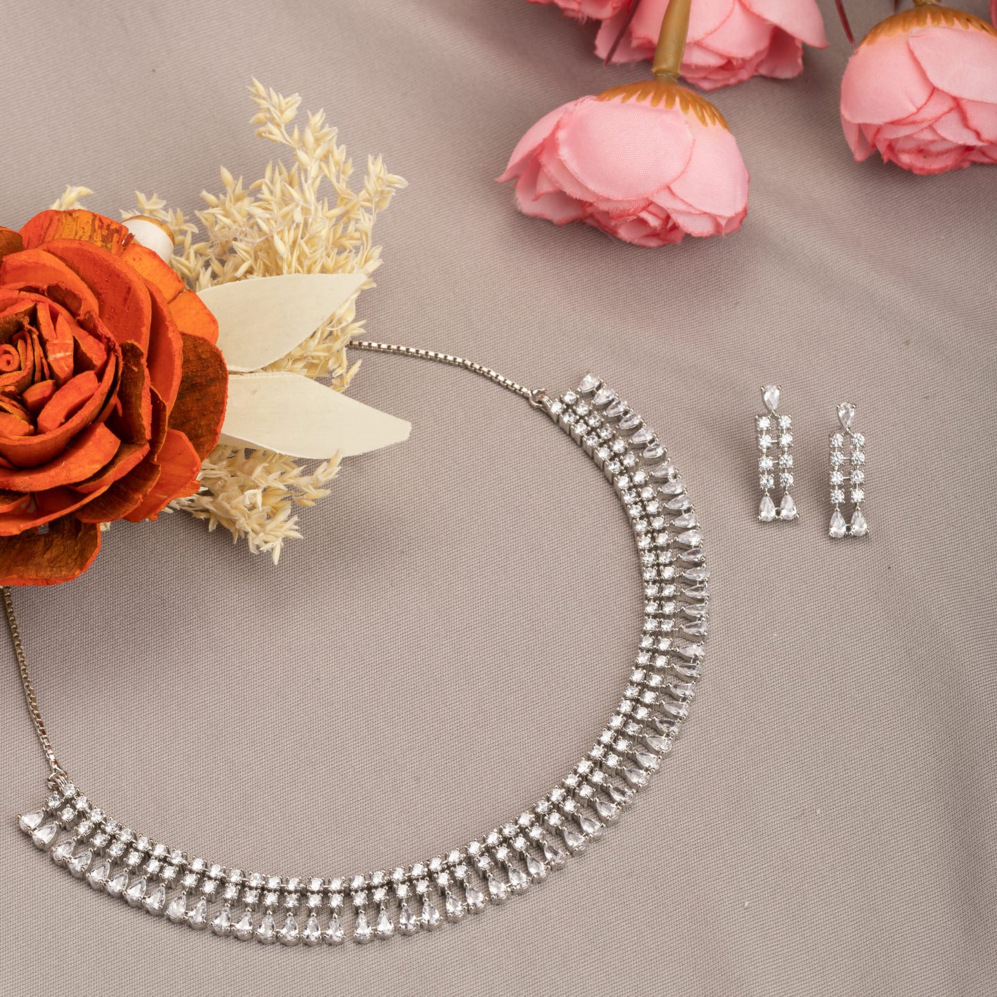 WHITE ZIRCON NECKLACE OFFERS CLASSIC ELEGANCE WITH SPARKLING CLARITY.