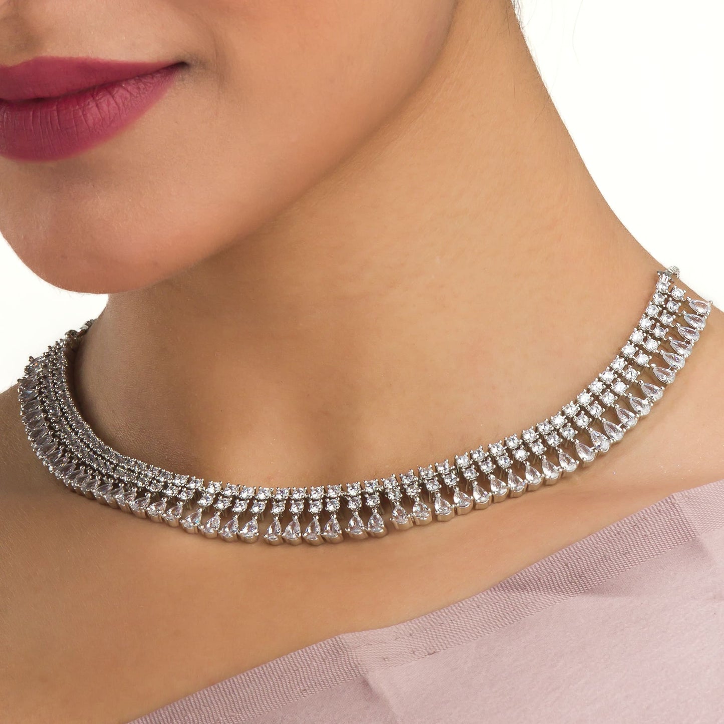 WHITE ZIRCON NECKLACE OFFERS CLASSIC ELEGANCE WITH SPARKLING CLARITY.