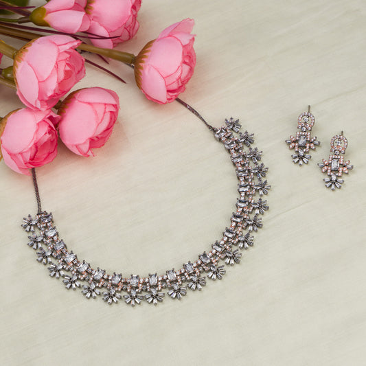 SQUARE AND FLORAL DESIGN CRAFTED ZIRCON NECKLACE BLENDS GEOMETRIC AND FLORAL ELEGANCE.