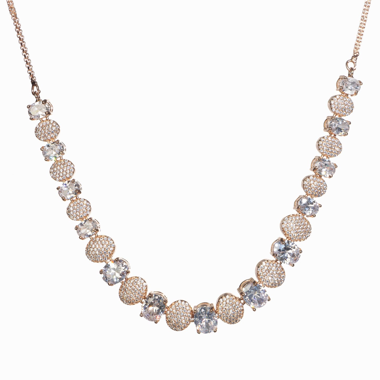 ROSE GOLD NECKLACE WITH ZIRCON ROUND STONES EXUDES REFINED ELEGANCE.