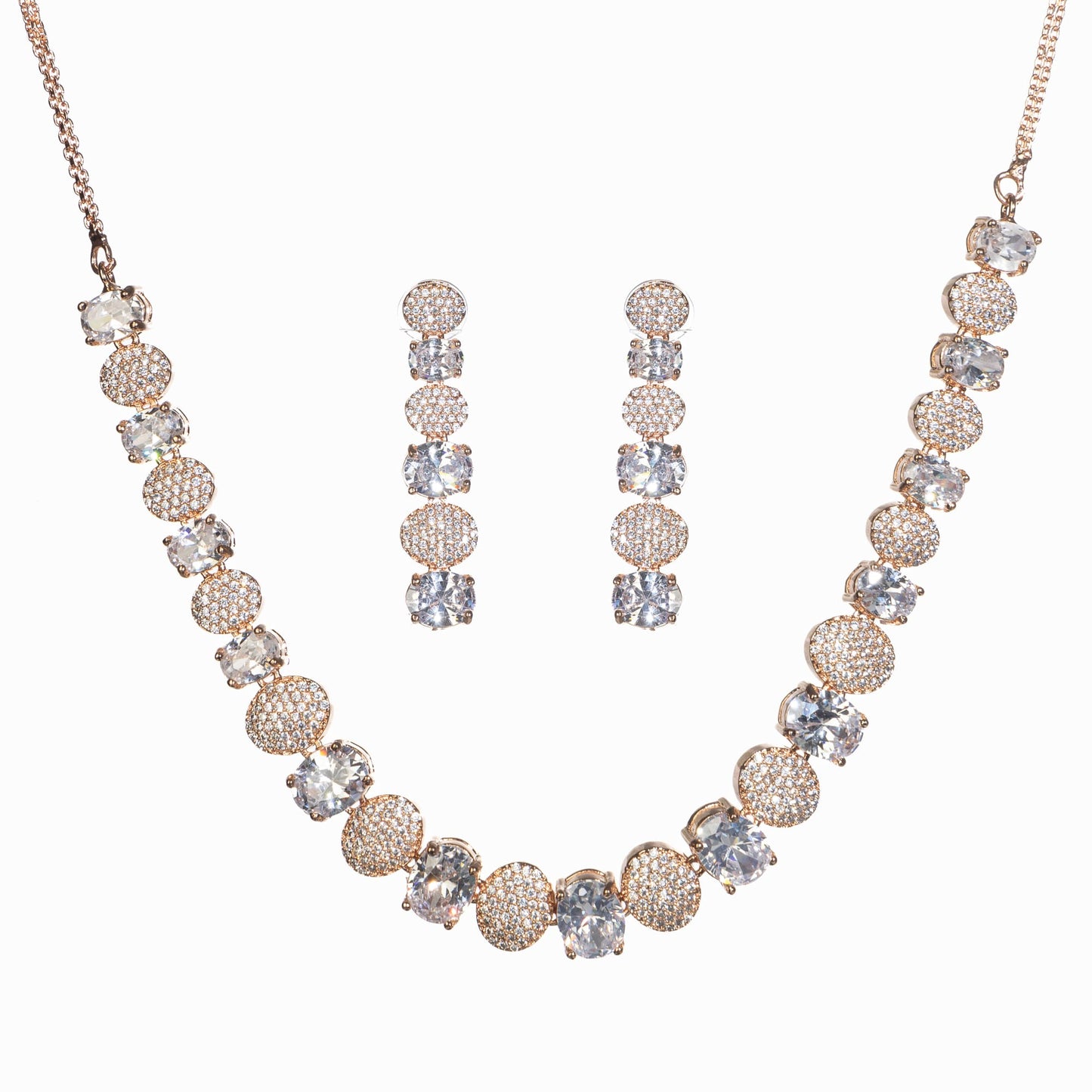 ROSE GOLD NECKLACE WITH ZIRCON ROUND STONES EXUDES REFINED ELEGANCE.