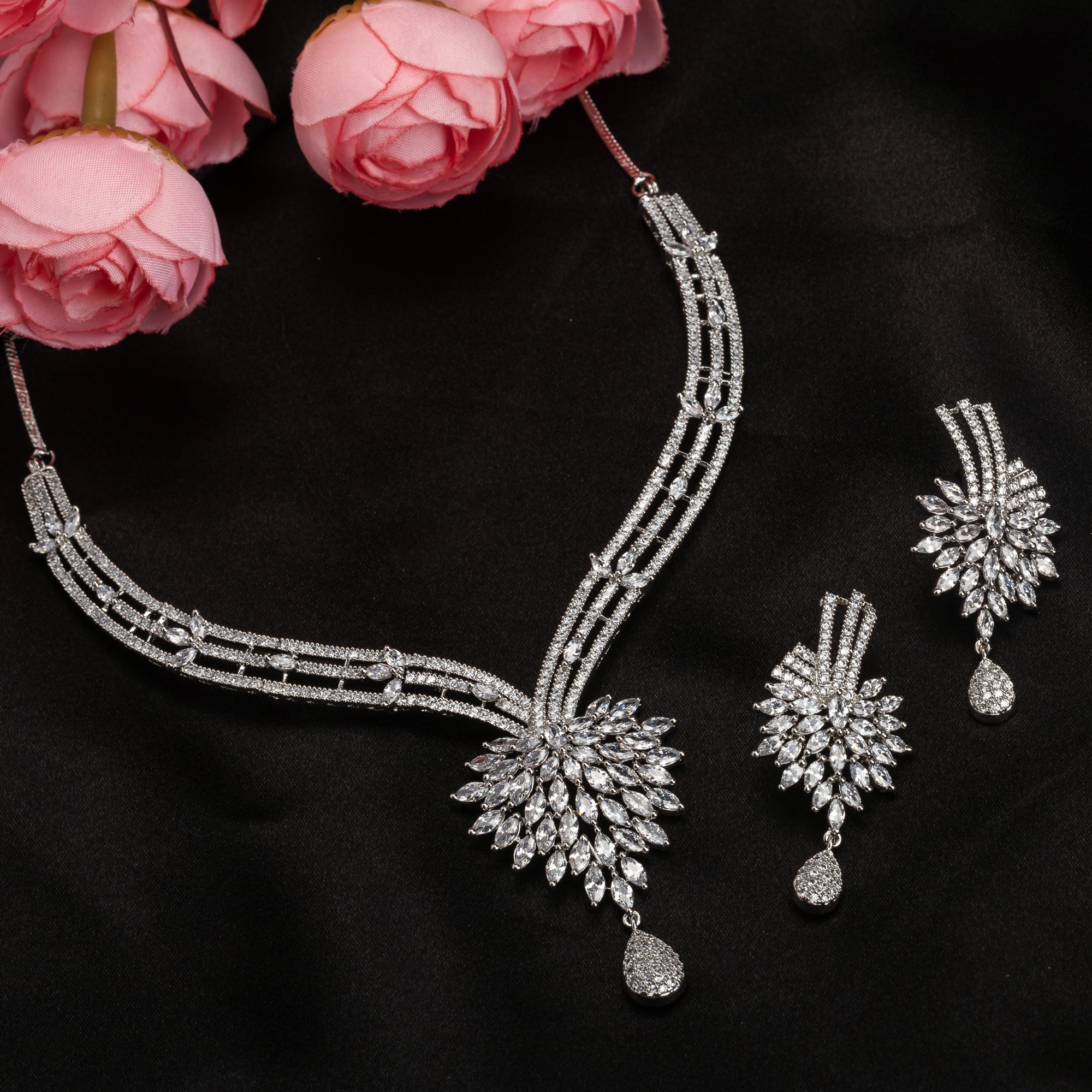  "Trendy zircon necklace blends modern style with dazzling brilliance for a refined look."
