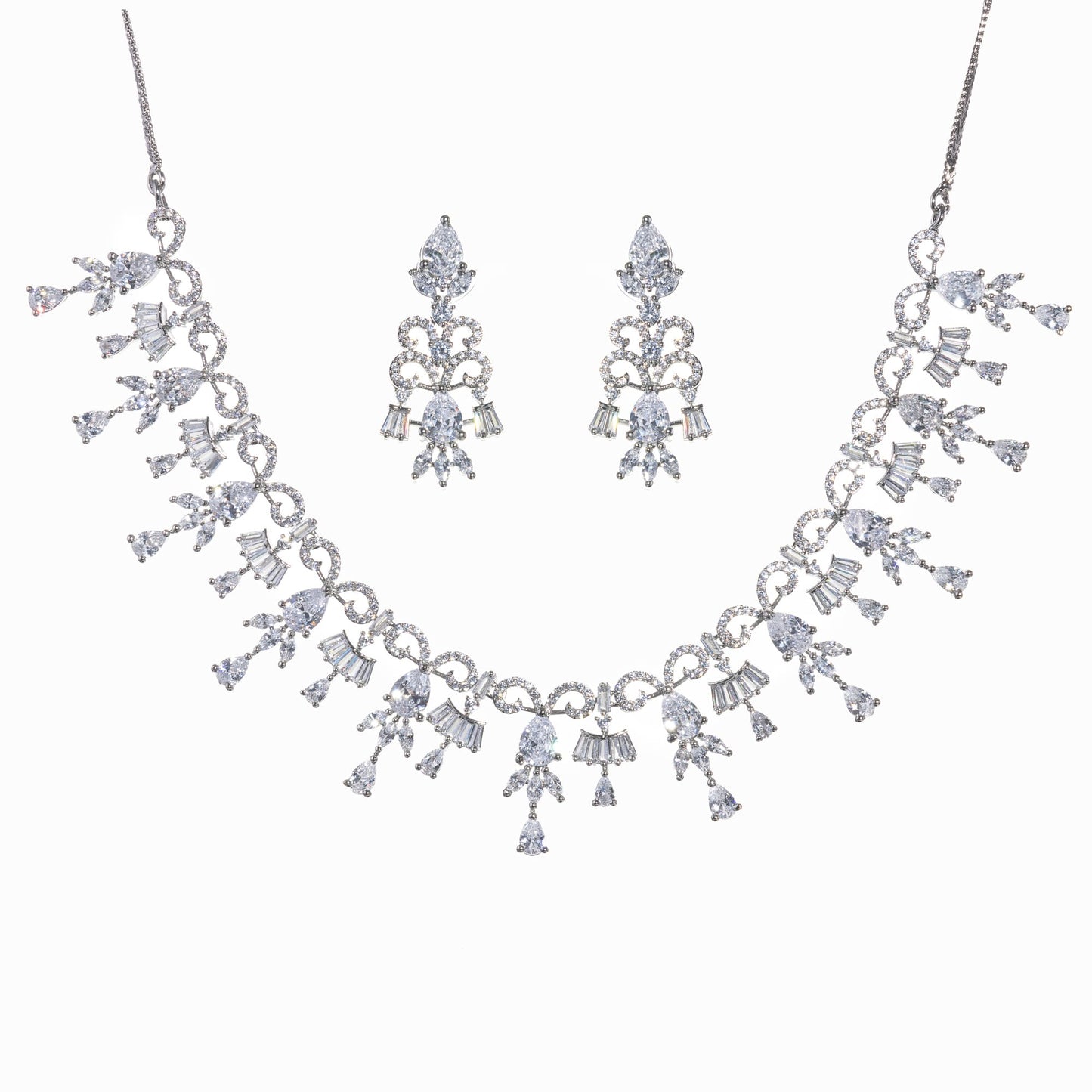 A ZIRCON NECKLACE SPARKLES WITH DAZZLING BRILLIANCE.