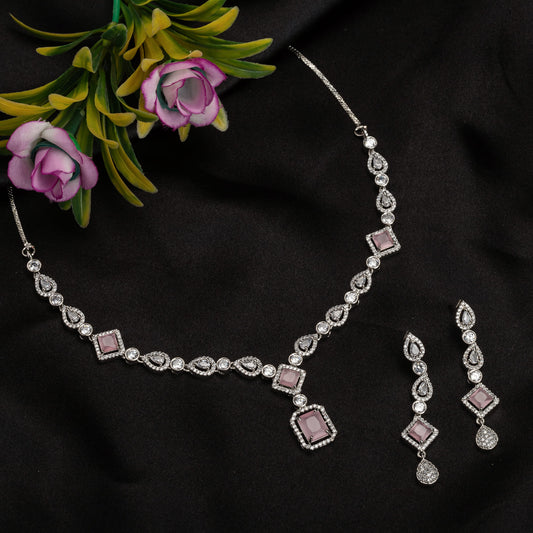 CHARMING ZIRCON NECKLACE FEATURING A PINK SQUARE ZIRCON FOR A BOLD AND STYLISH STATEMENT.