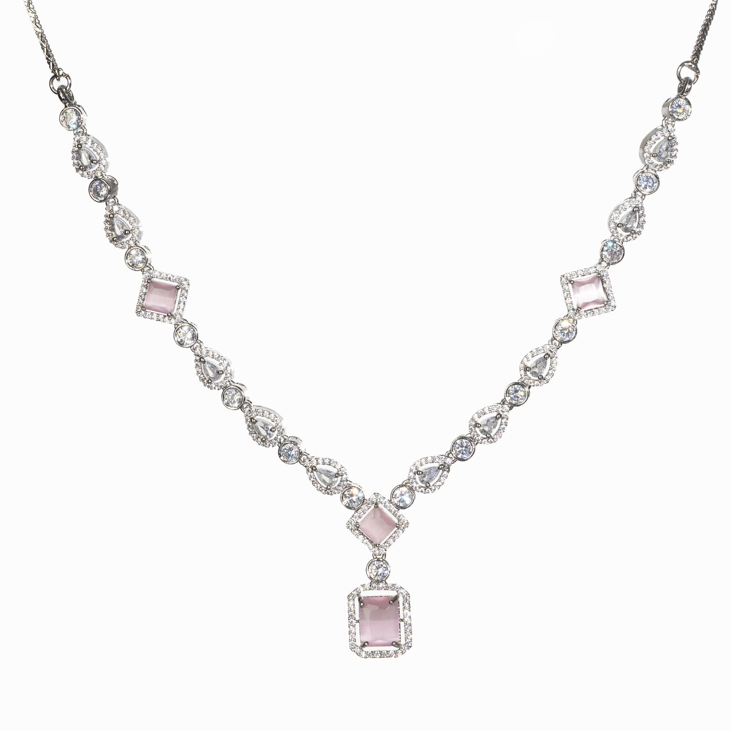 CHARMING ZIRCON NECKLACE FEATURING A PINK SQUARE ZIRCON FOR A BOLD AND STYLISH STATEMENT.