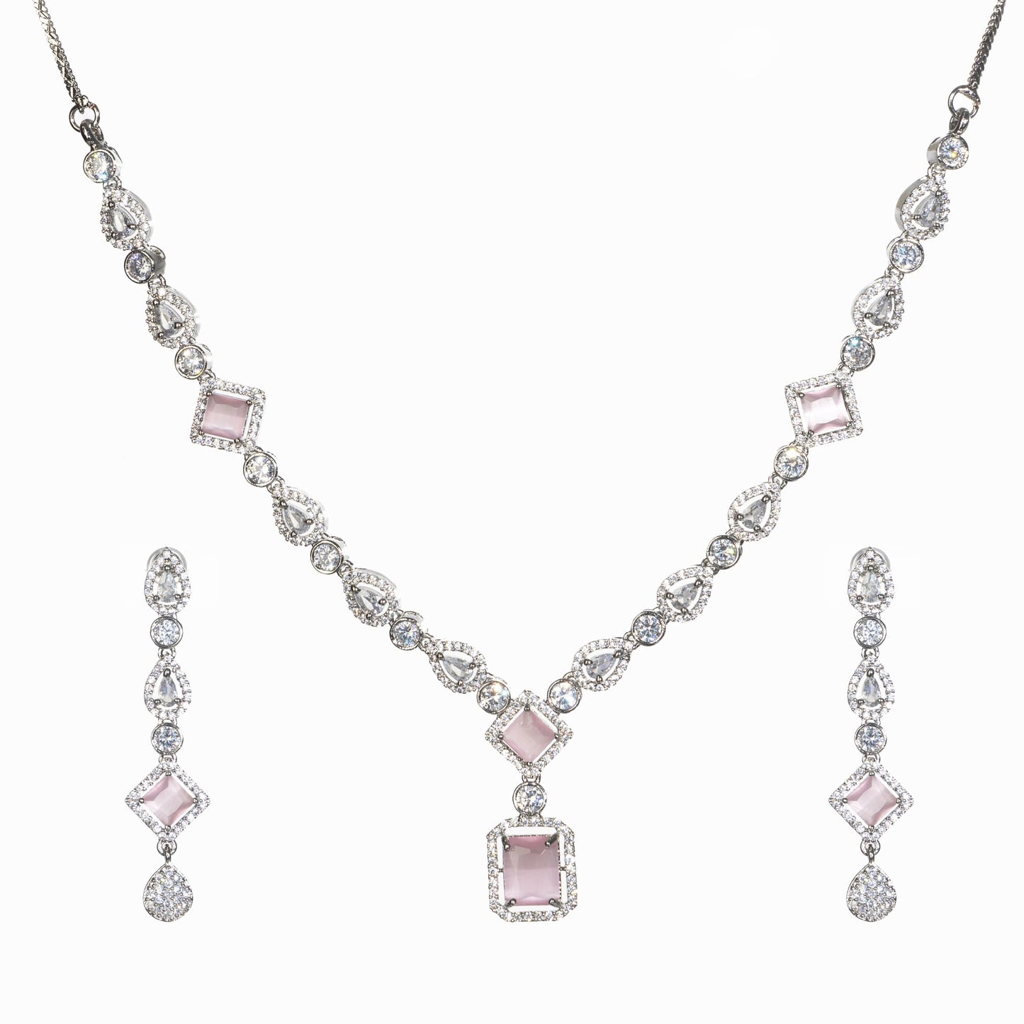 CHARMING ZIRCON NECKLACE FEATURING A PINK SQUARE ZIRCON FOR A BOLD AND STYLISH STATEMENT.