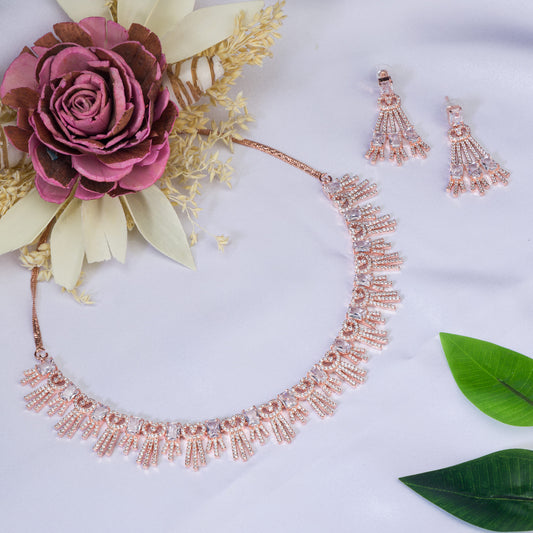 ELEGANT ROSE GOLD ZIRCON NECKLACE THAT EXUDES SOPHISTICATION AND TIMELESS SPARKLE.