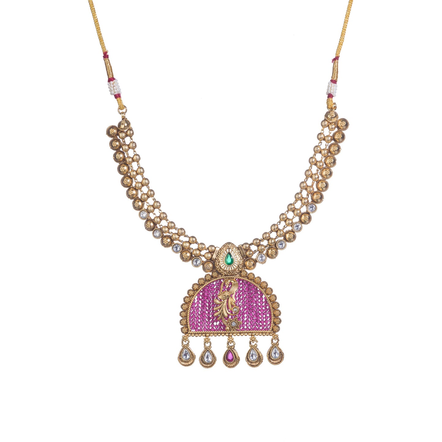 GOLD TONE SHORT NECKLACE SET  OFFERS SUBTLE, CHIC SOPHISTICATION.