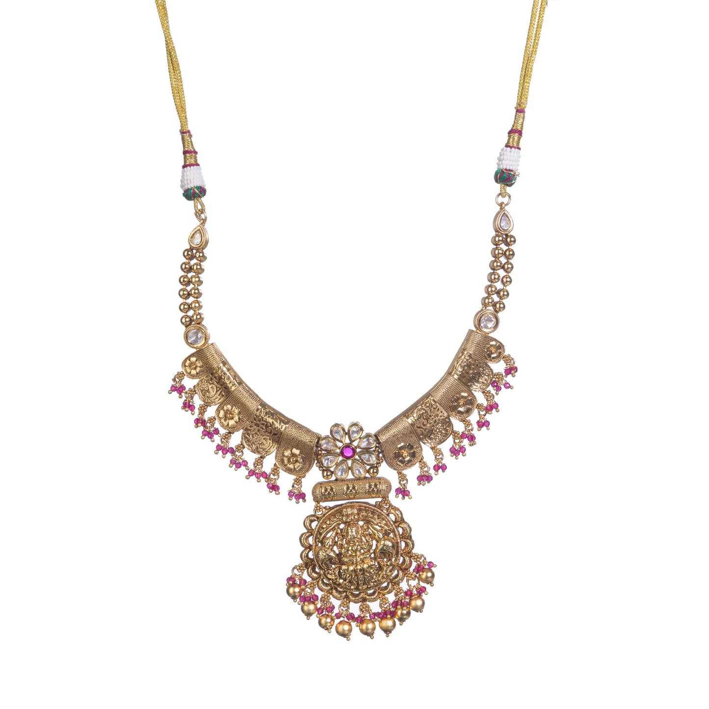 REFINED GOLDTONE NECKLACE FEATURING A STRIKING STONE FOR A TOUCH OF ELEGANCE AND SOPHISTICATION.