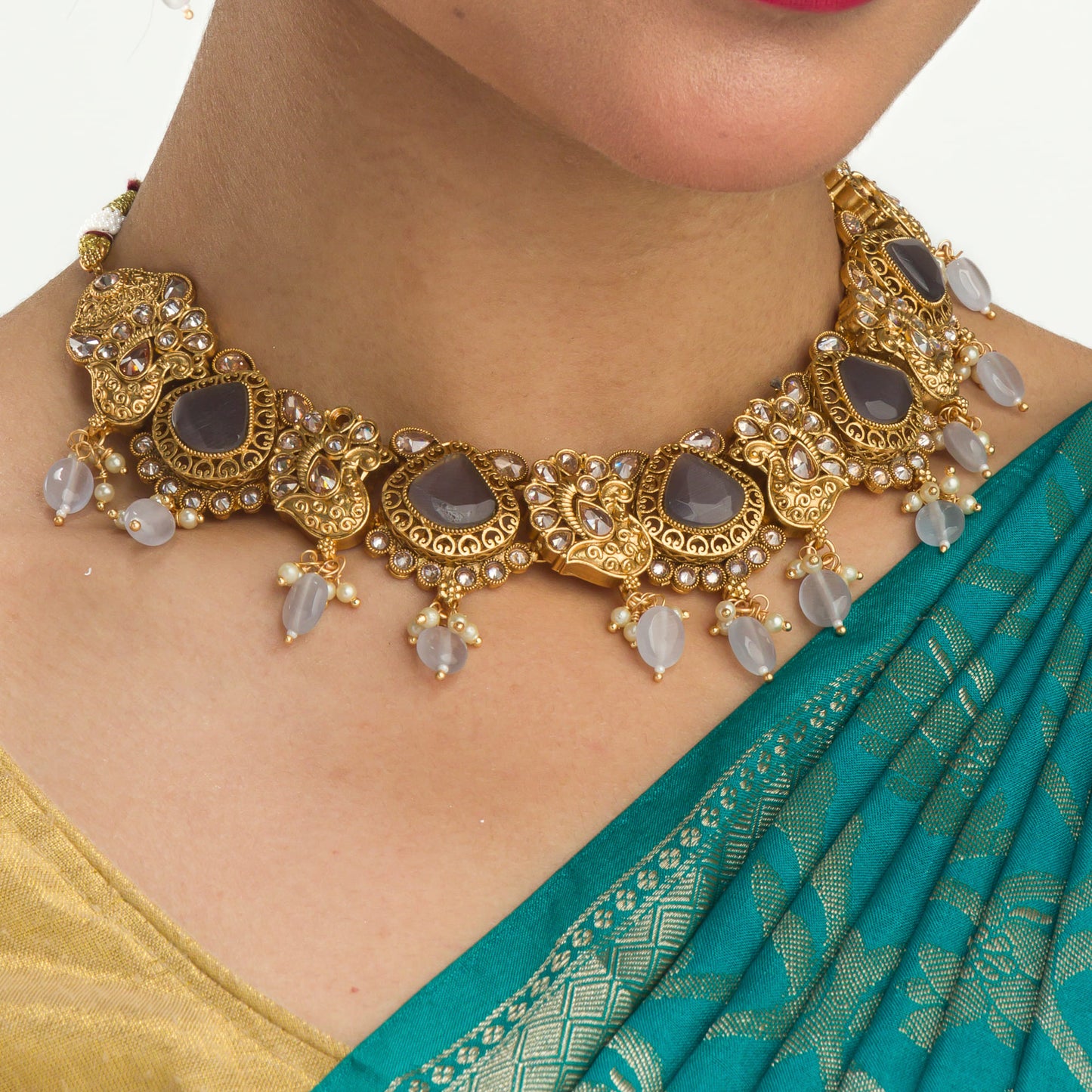 NECKLACE WITH GREY STONE AND GREY KUNDAN