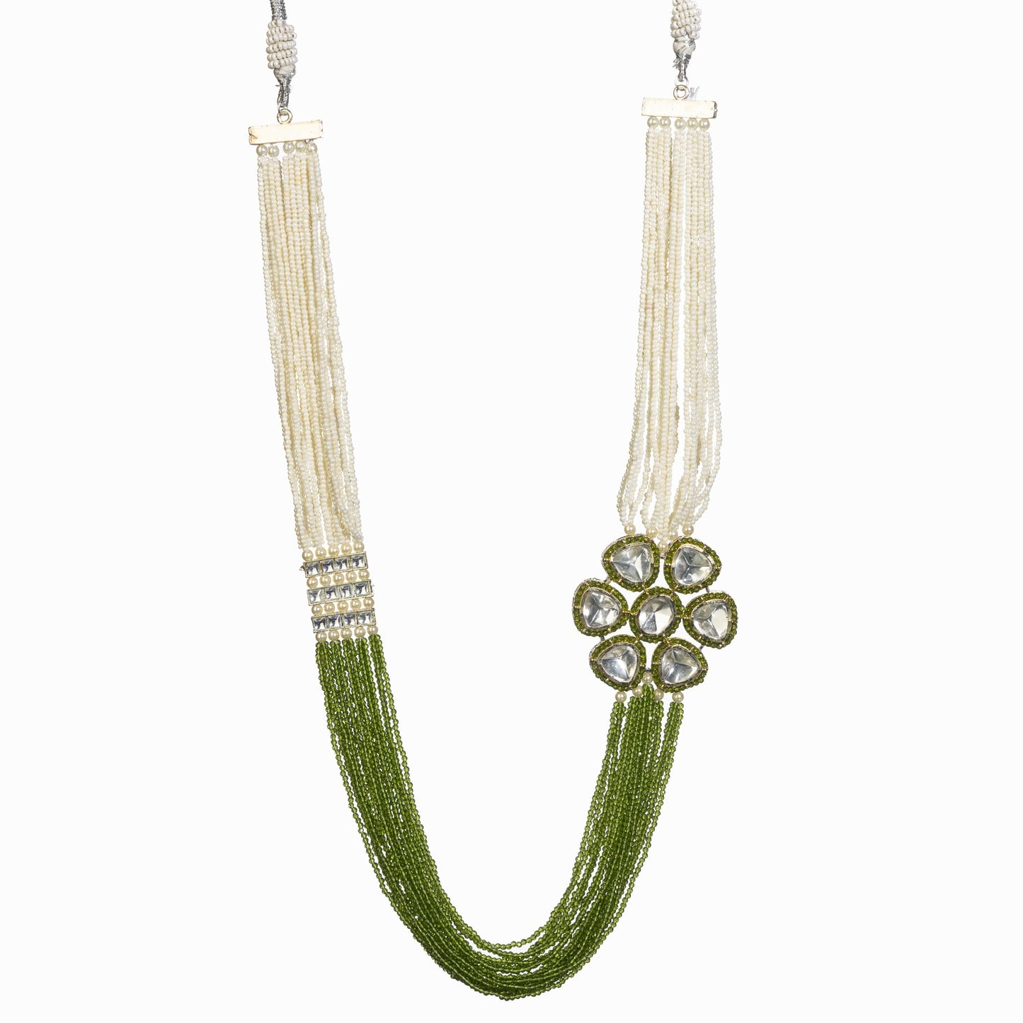 A MAHARANI-STYLE GREEN AND WHITE PEARL NECKLACE EXUDES REGAL ELEGANCE.