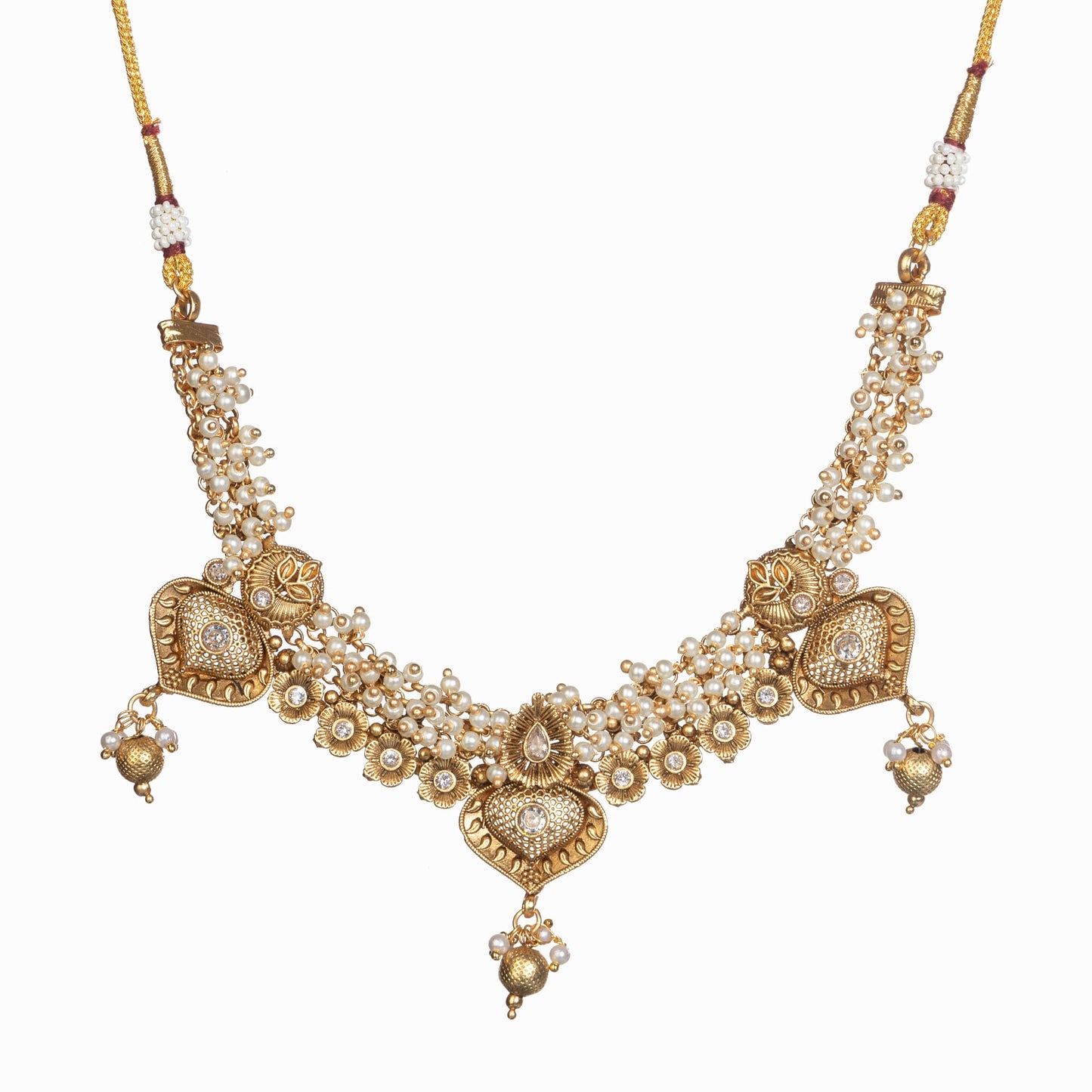 ELEGANT GOLDTONE JEWELRY FEATURING LUSTROUS PEARLS FOR A TIMELESS AND SOPHISTICATED TOUCH.