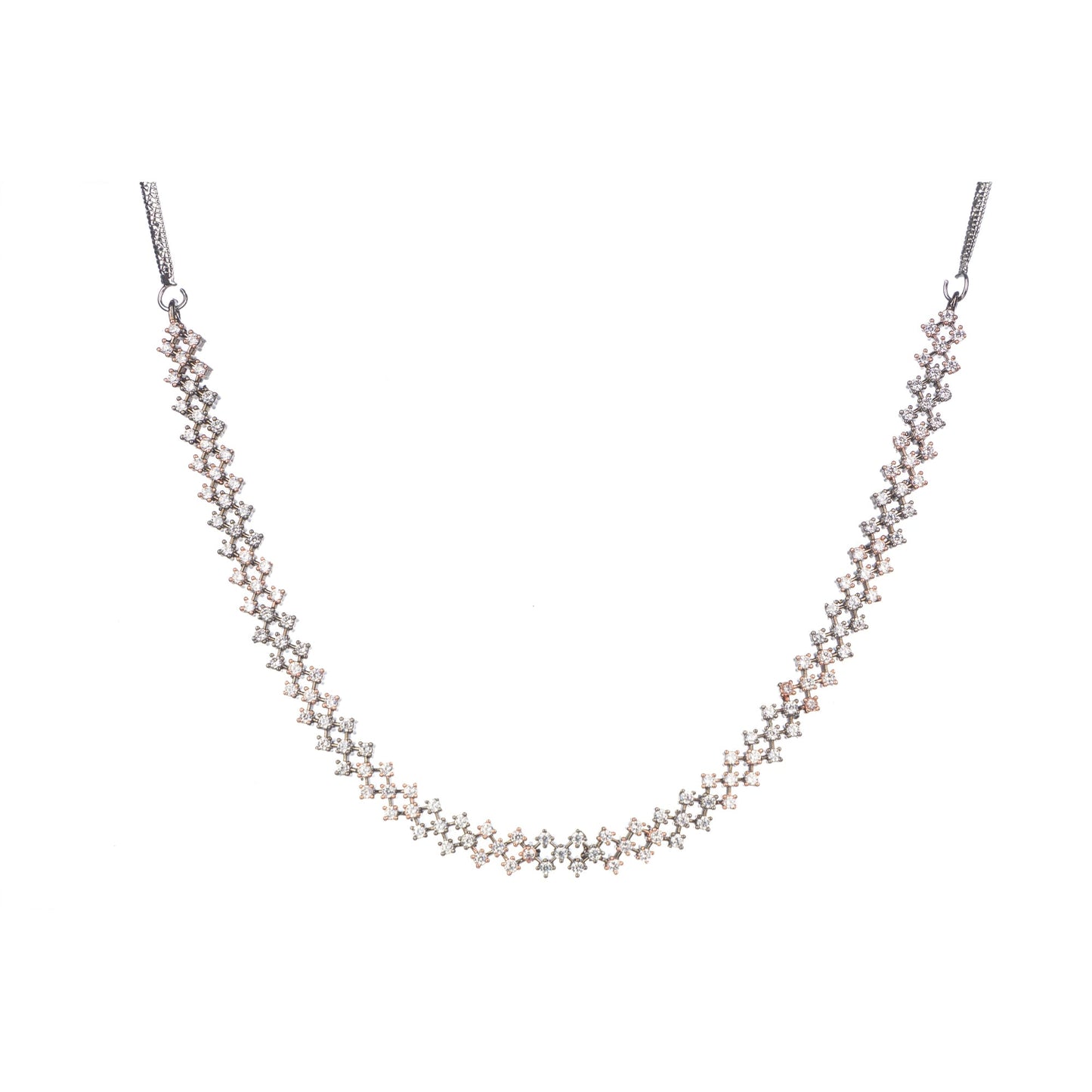 A ZIRCON SHORT NECKLACE SPARKLES WITH REFINED ELEGANCE.