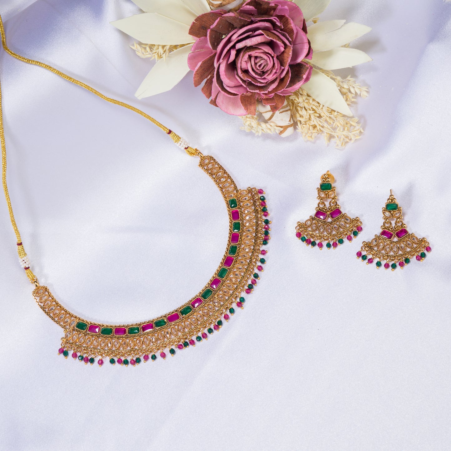 GOLD TONE NECKLACE WITH MULTI COLOUR STONE