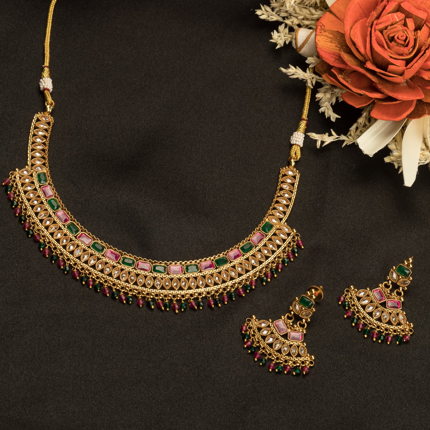 GOLD TONE NECKLACE WITH MULTI COLOUR STONE