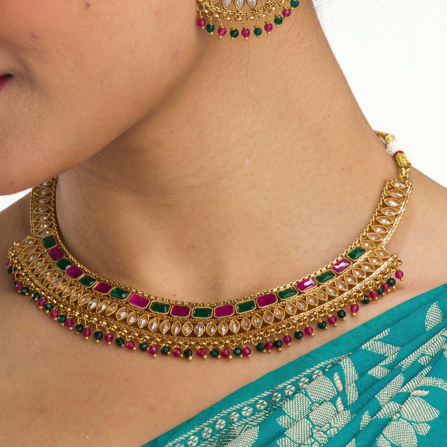 GOLD TONE NECKLACE WITH MULTI COLOUR STONE