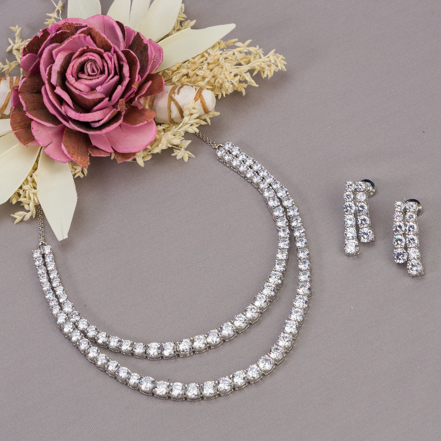 REFINED ZIRCON STONE NECKLACE WITH EXCEPTIONAL CLARITY AND RADIANT ALLURE."