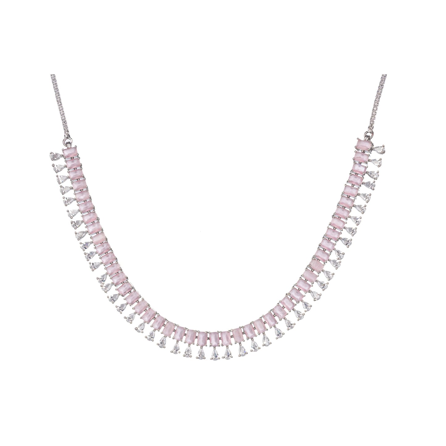 A NECKLACE WITH RECTANGLE-SHAPED ZIRCON STONES OFFERS TIMELESS ELEGANCE AND BRILLIANT SPARKLE.