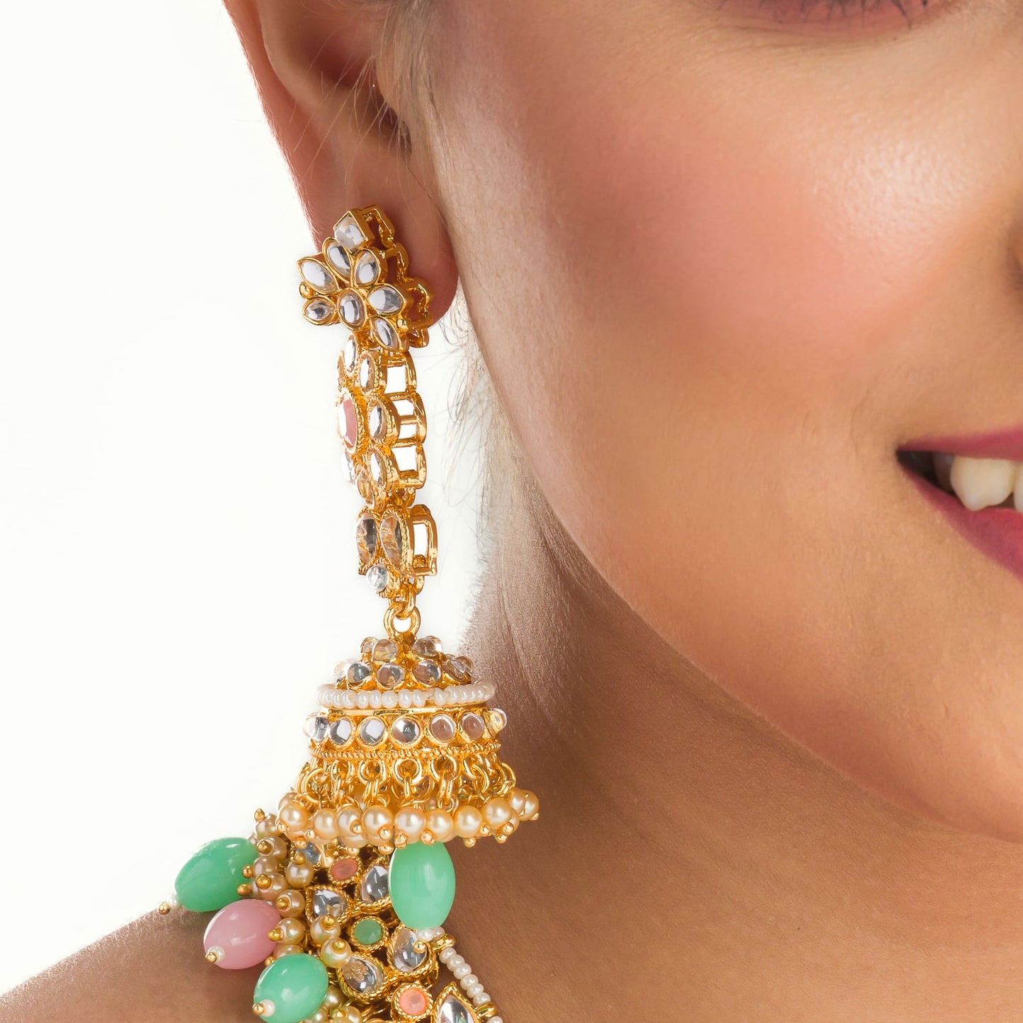 REGAL BRIDAL CHOKER SET FEATURING WITH GREEN AND PINK KUNDAN FOR A STUNNING AND TRADITIONAL TOUCH.