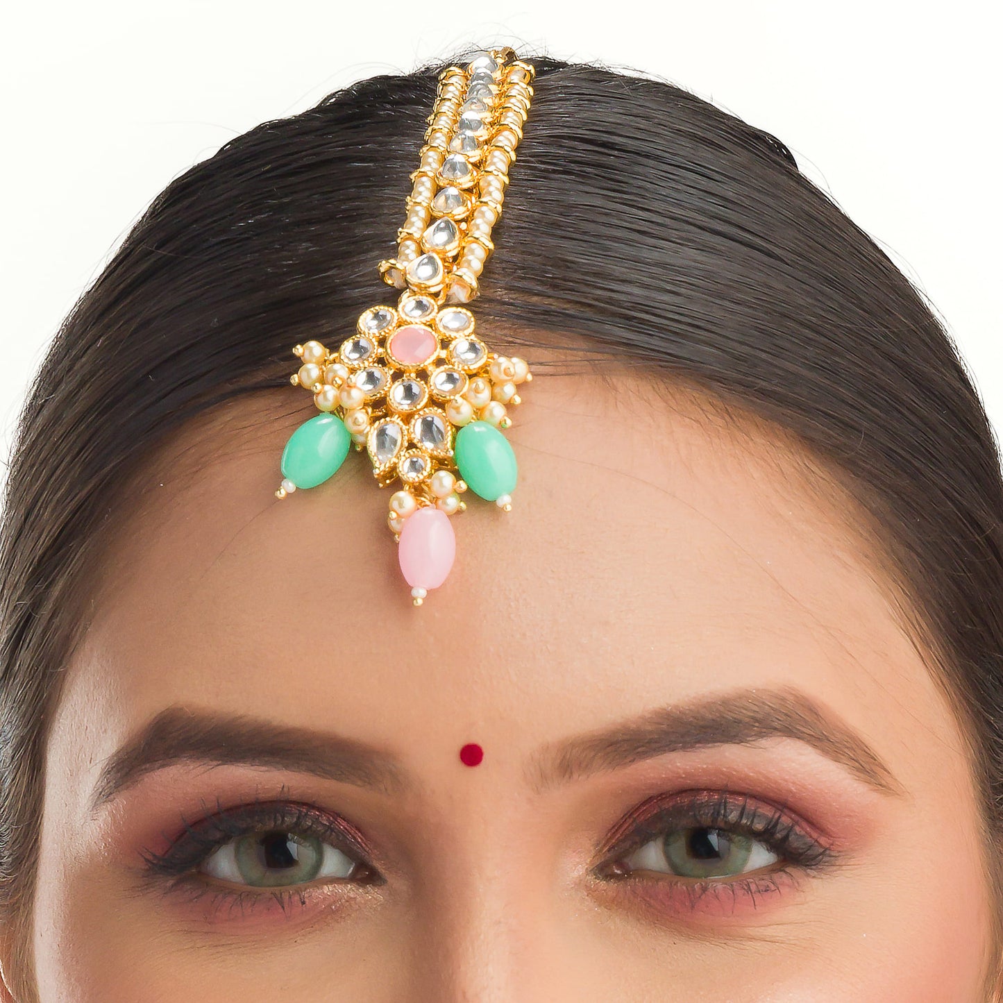 REGAL BRIDAL CHOKER SET FEATURING WITH GREEN AND PINK KUNDAN FOR A STUNNING AND TRADITIONAL TOUCH.