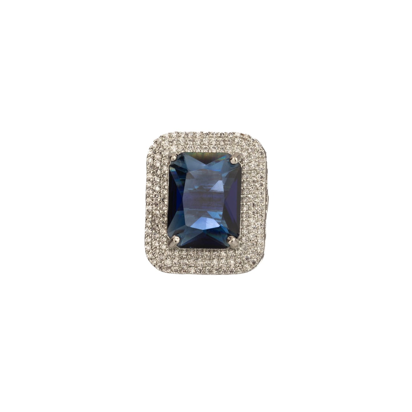 A DARK BLUE ZIRCON FINGER RING IN A SQUARE SHAPE COMBINES BOLD COLOR WITH A SLEEK, MODERN DESIGN.