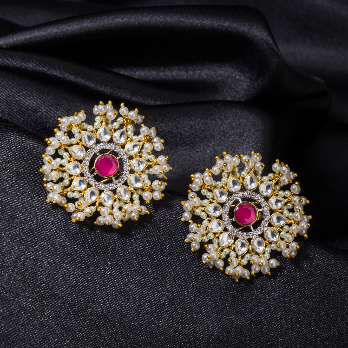 ROUND PEARL EARRINGS ARE A CLASSIC CHOICE FOR A TIMELESS AND ELEGANT TRADITIONAL LOOK.