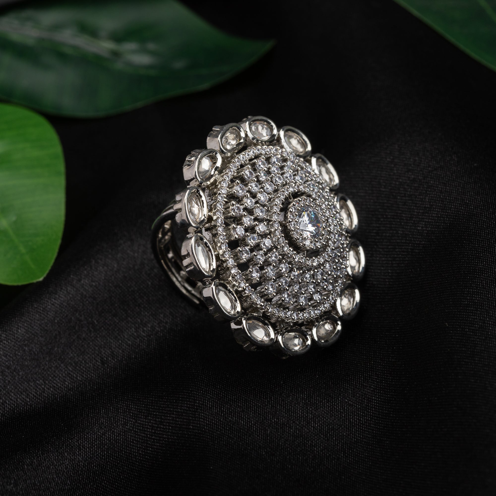 Stunning zircon finger ring in silver adds brilliance and elegance, ideal for parties.
