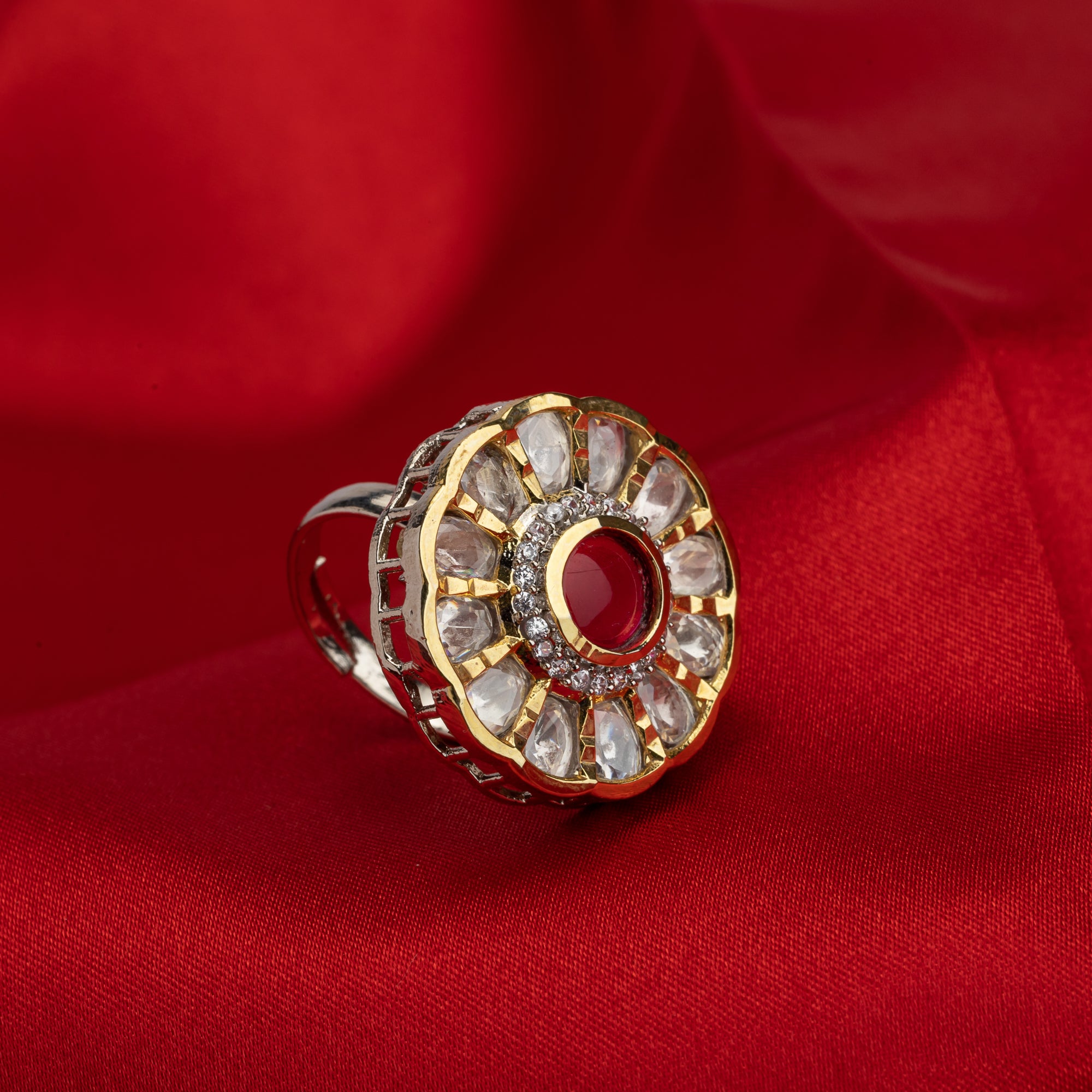 Floral gold zircon finger ring combines delicate craftsmanship with dazzling sparkle for a stunning look.
