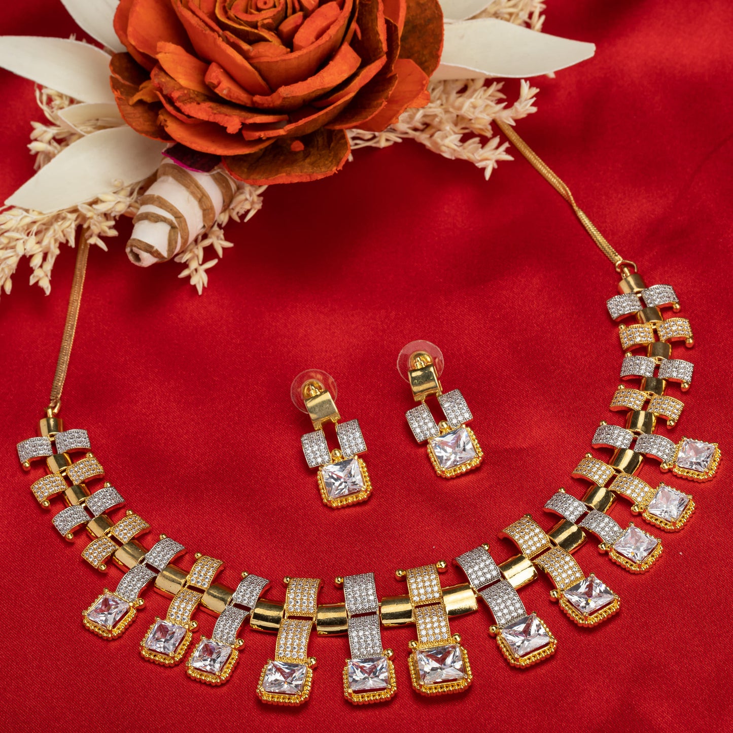 THIS GOLDEN POLISH ZIRCON-STUDDED SHORT NECKLACE SET SHOWCASES A PERFECT BLEND OF LUXURY AND ELEGANCE