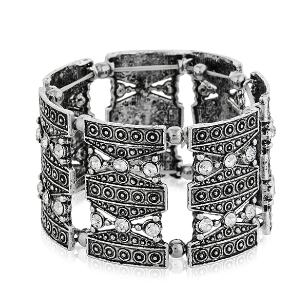 Vintage-style oxidized bracelet with a chic finish, adding charm and character to any outfit.
