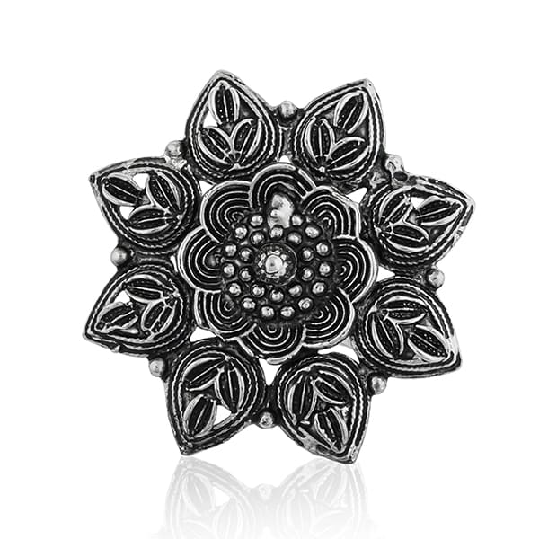 EMBRACE VINTAGE CHARM WITH THIS FLORAL DESIGN OXIDIZED FINGER RING. ITS INTRICATE FLORAL PATTERNS AND ANTIQUE FINISH .