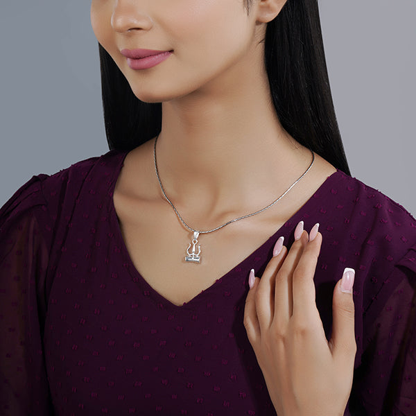 ELEGANTLY CRAFTED 925 STERLING SILVER PENDANT FEATURING A DISTINCTIVE TRISUL DESIGN, SYMBOLIZING POWER AND PROTECTION.