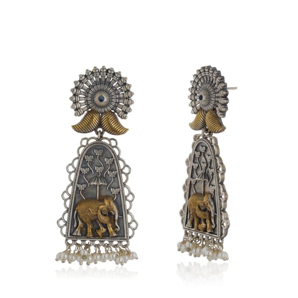 DUAL COLOUR OXIDISED EARRING WITH BEAUTIFUL DESIGN