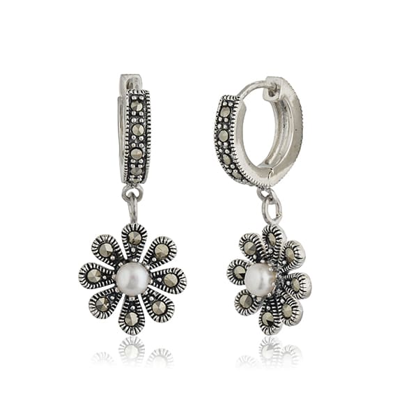 ELEGANT 925 SILVER HOOPS WITH A POLISHED FINISH, OFFERING A TIMELESS AND VERSATILE ACCESSORY FOR ANY OCCASION."