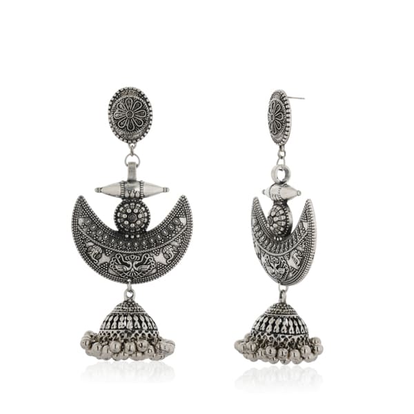 OXIDIZED LONG JHUMKA EARRINGS WITH INTRICATE DETAILING, SHOWCASING A TRADITIONAL DESIGN.