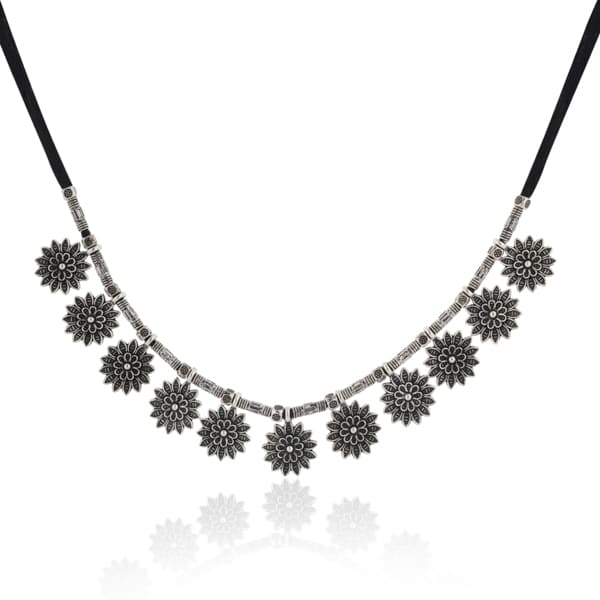 OXIDISED CHOKER SET WITH BEAUTIFUL DESIGN PAIRED WITH MATCHING EARRING