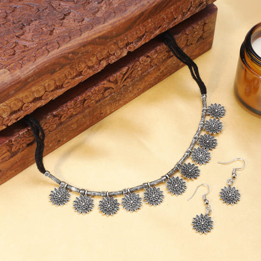 OXIDISED CHOKER SET WITH BEAUTIFUL DESIGN PAIRED WITH MATCHING EARRING