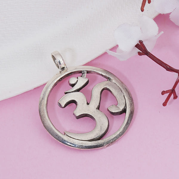 OM DESIGN CRAFTED 925 SILVER UNISEX  PENDENT