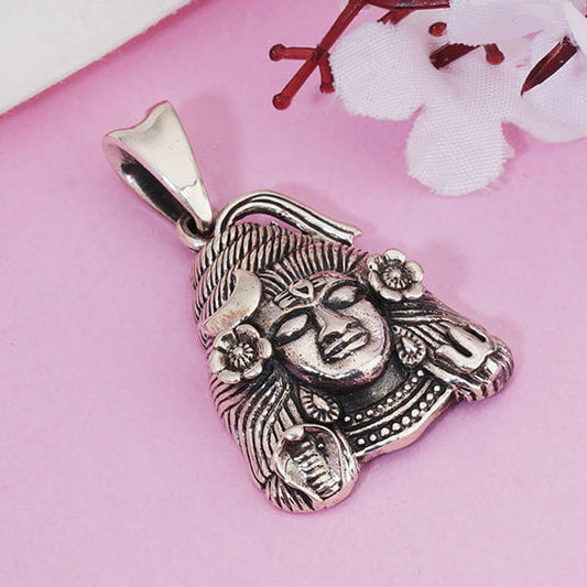 EXQUISITELY CRAFTED IN 925 STERLING SILVER, THIS PENDANT SET FEATURES THE DIVINE IMAGE OF LORD SHIVA.