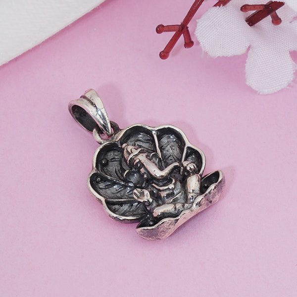 Exquisite 925 silver unisex pendant featuring Lord Ganesha, perfect for casual, spiritual style.
