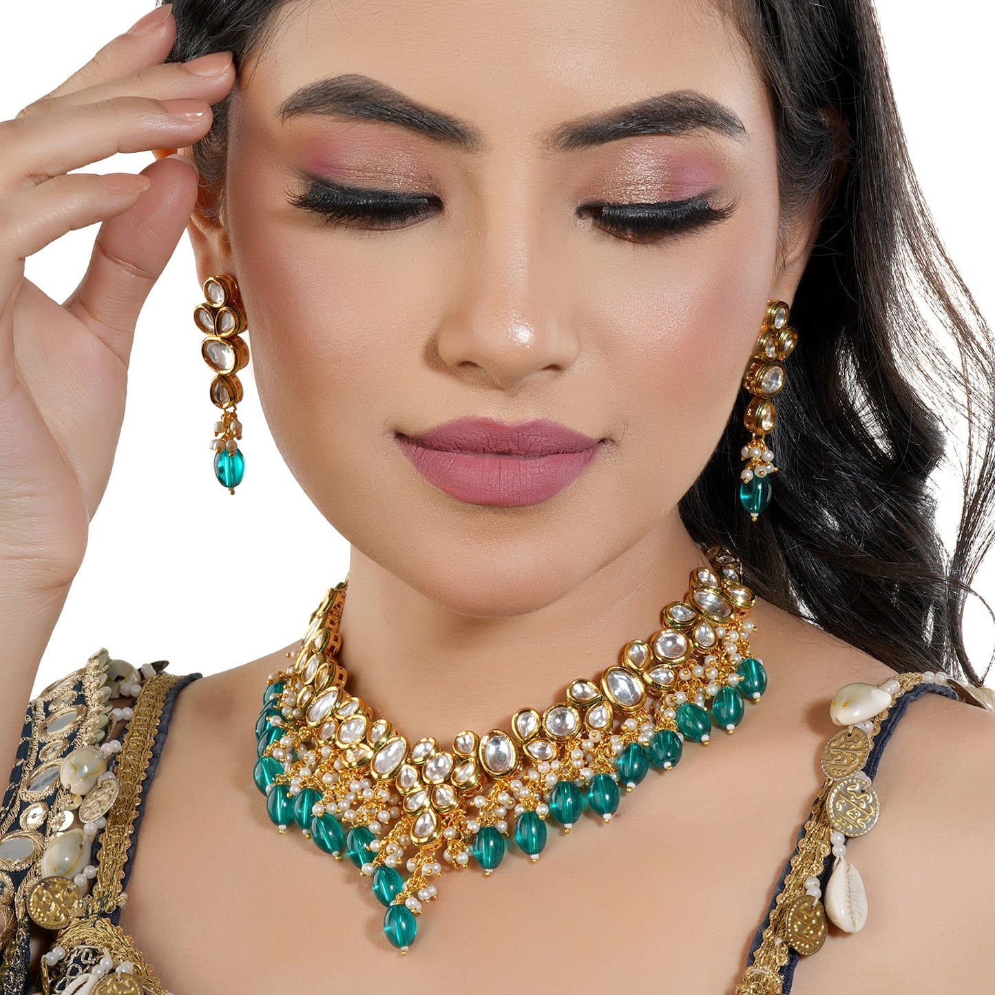 FESTIVE KUNDAN NECKLACE SET FEATURING STRIKING TEAL BIG PEARLS AND DELICATE WHITE SMALL PEARLS.