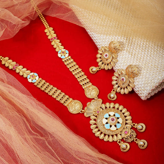 CLASSIC GOLD-TONE LONG NECKLACE SET THAT ADDS A TOUCH OF ELEGANCE TO ANY OUTFIT