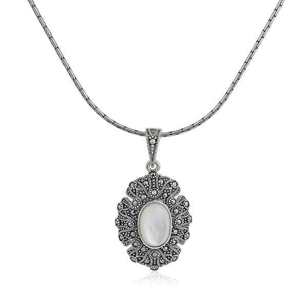 PENDANT SET WITH EARRINGS CRAFTED IN 925 STERLING SILVER AND ADORNED WITH LUSTROUS PEARLS