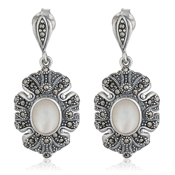 PENDANT SET WITH EARRINGS CRAFTED IN 925 STERLING SILVER AND ADORNED WITH LUSTROUS PEARLS