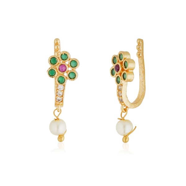 KUNDAN-STUDDED GOLDTONE NOSEPIN FEATURES INTRICATE KUNDAN WORK SET IN A GOLDTONE FINISH.