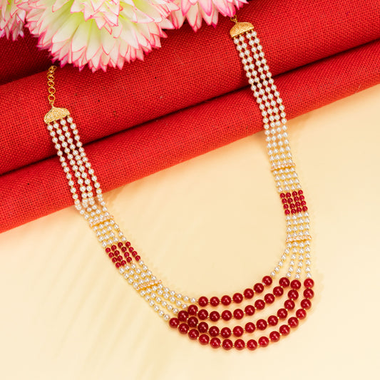 STUNNING LONG NECKLACE SET STUDDED WITH WHITE AND RED PEARLS, OFFERING A VIBRANT AND ELEGANT TOUCH.